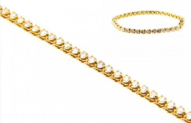18 Karat Yellow Gold Diamond Tennis Bracelet