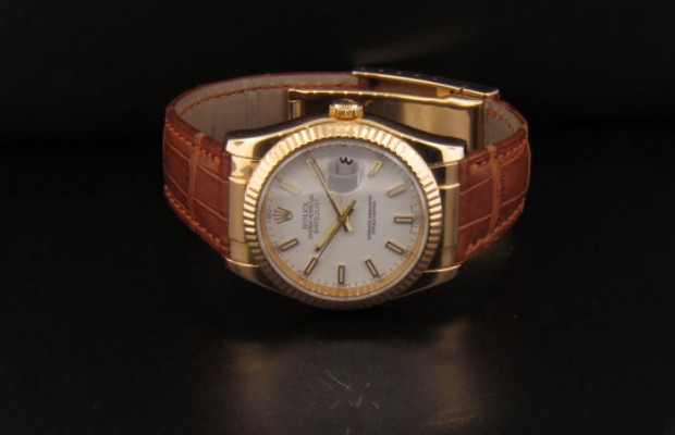 White Dial with Gold Lum Stick Hour Markers and Gold Lum Stick Hands